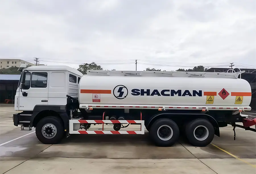 Shacman F3000 Oil Tanker Truck (4)