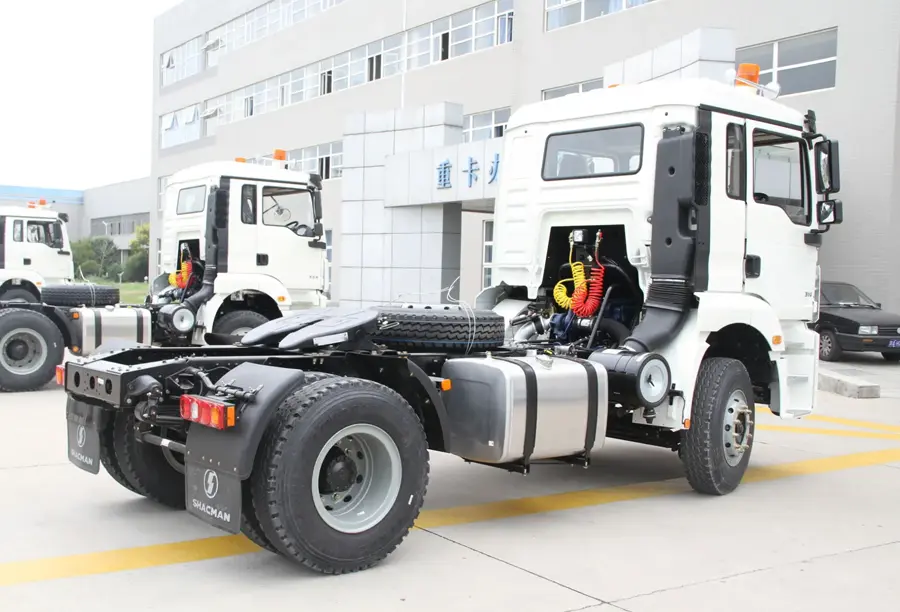 Shacman H3000 4X2 Tractor Truck-3