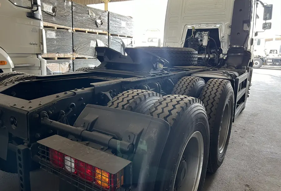 Shacman H3000 6X4 Tractor Head-4