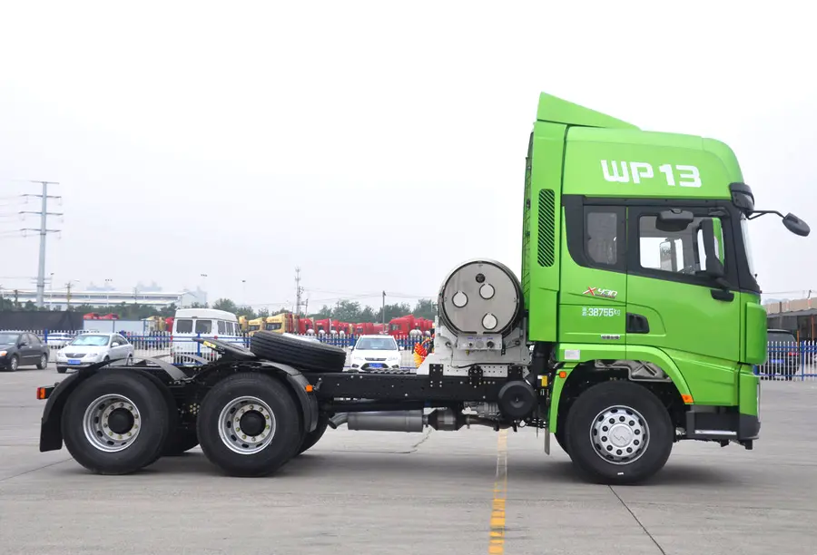 Shacman X3000 430hp 6×4 LNG Tractor Truck-4