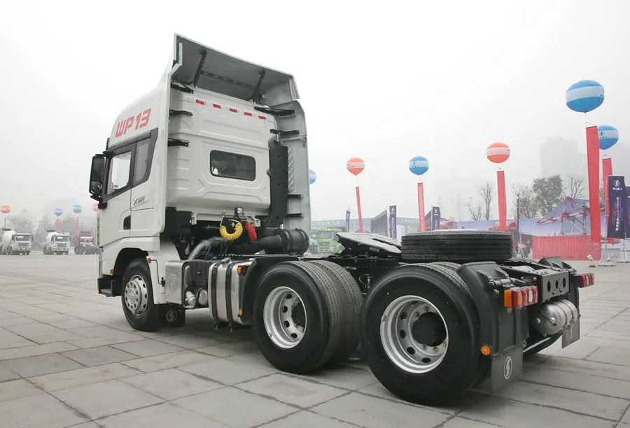 Shacman X3000 6×4 Tractor Truck-3