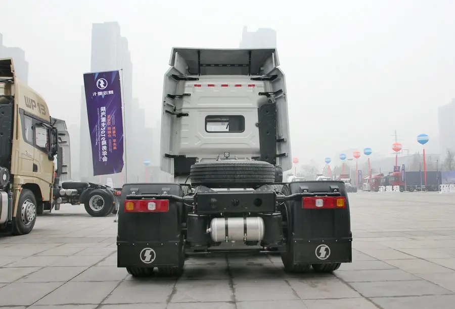 Shacman X3000 6×4 Tractor Truck-4