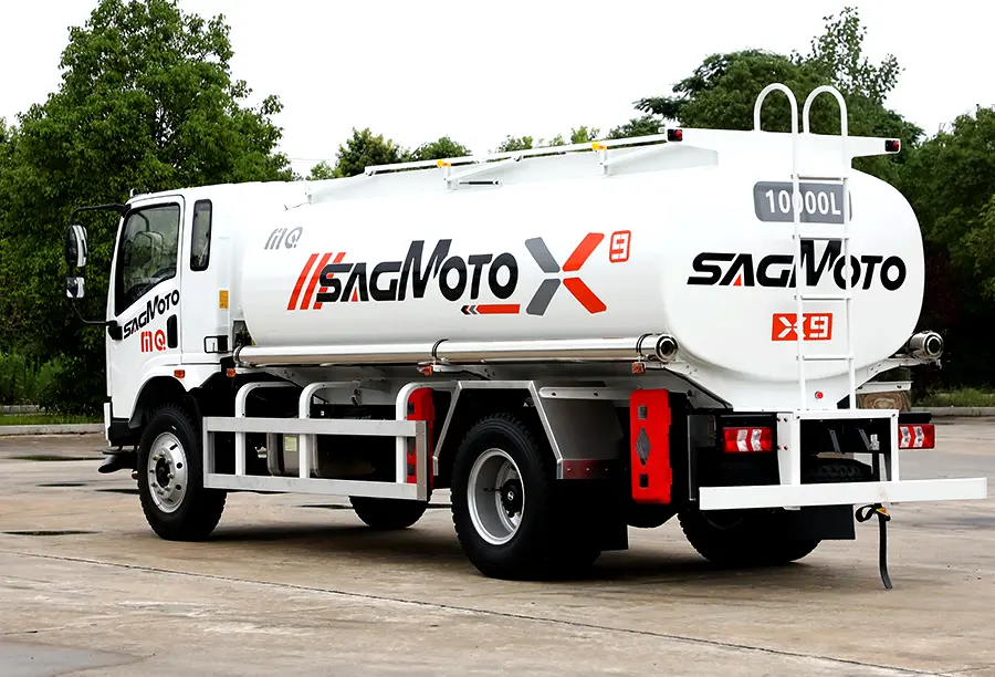 Shacman X9 Oil Tanker Truck (3)
