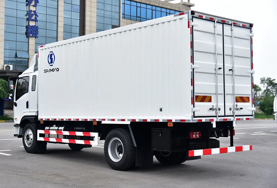 Shacman X9 Van Light Truck (5)