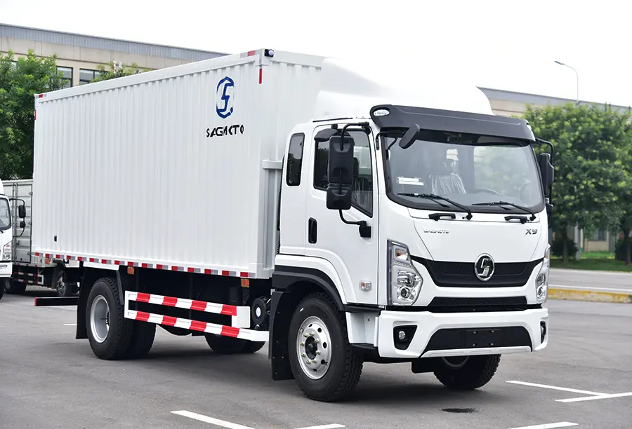Shacman X9 Van Light Truck (7)