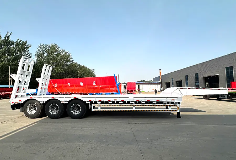 shacman hydraulic lowboy semi trailer (3)
