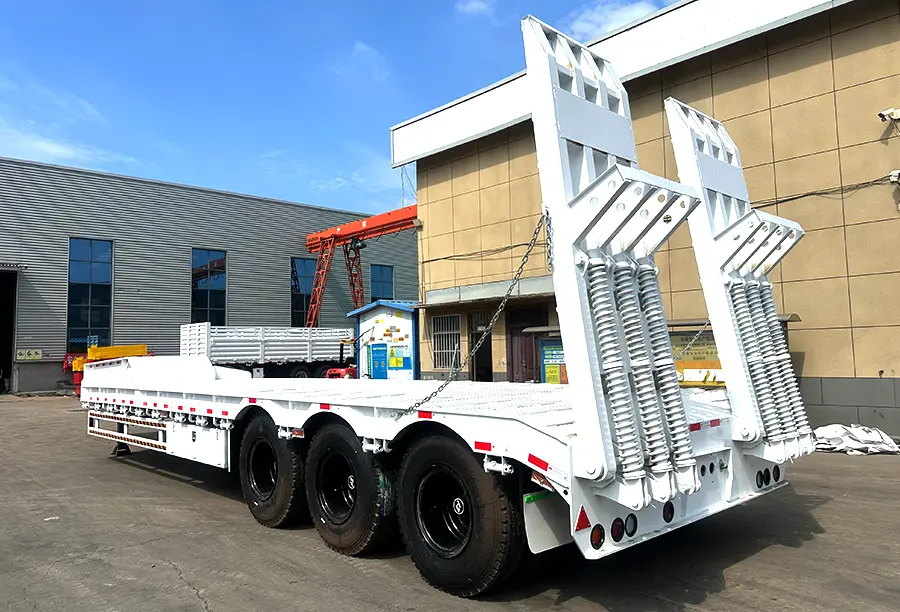 shacman hydraulic lowboy semi trailer (5)