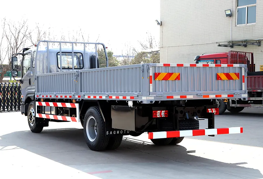shacman x9 light truck (4)