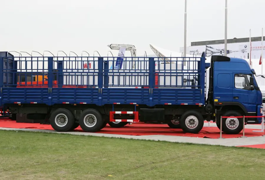 Shacman F3000 8×4 Fence Cargo Truck-2