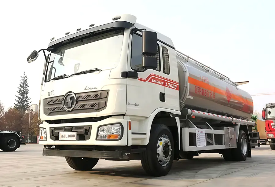 Shacman L3000 Oil Tanker Truck (3)