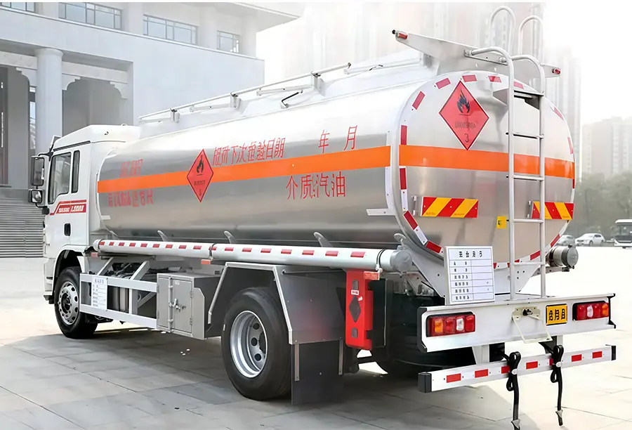 Shacman L3000 Oil Tanker Truck (4)