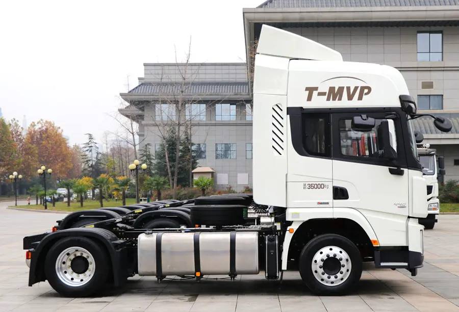 Shacman X3000 4×2 Tractor Truck (3)