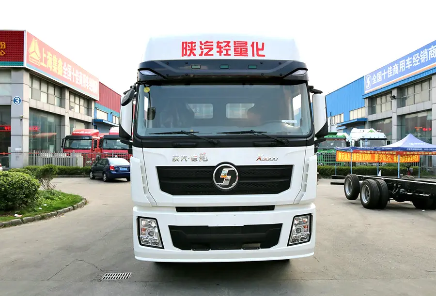 Shacman X3000 6×2 Box Truck (3)