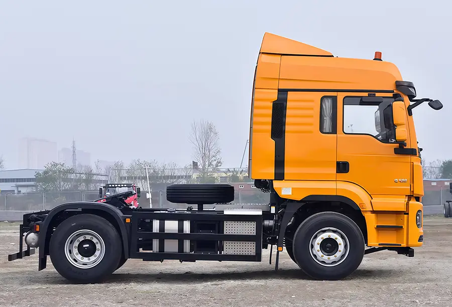Shacman X3s 4×2 Terminal Tractor (3)