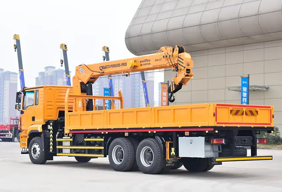 Shacman X3s Truck-Mounted Crane-2