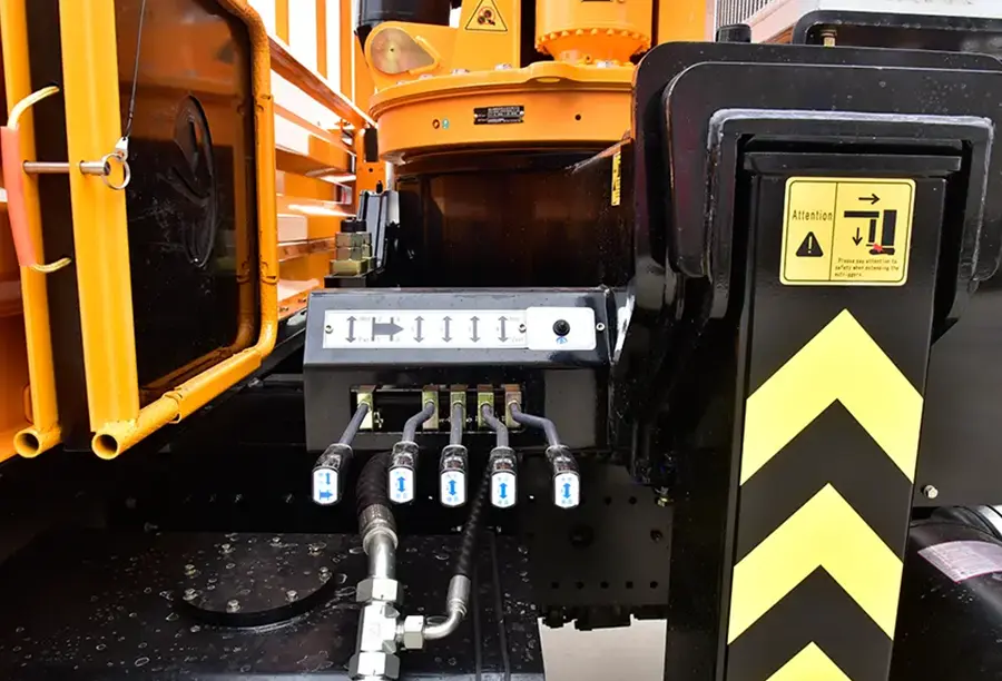 Shacman X3s Truck-Mounted Crane-9