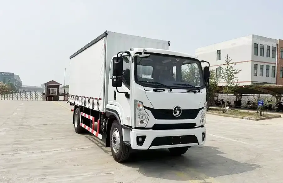 Shacman X7 Side Curtain-Sided Light Truck-1