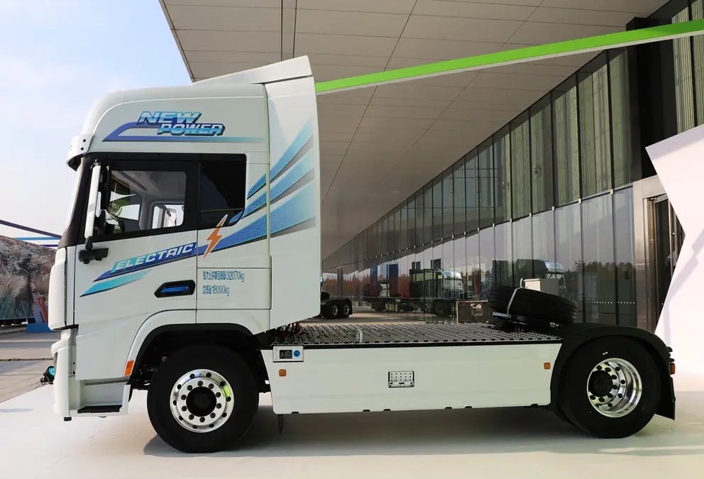 Shacman G6000E 4×2 Pure Electric Truck (2)