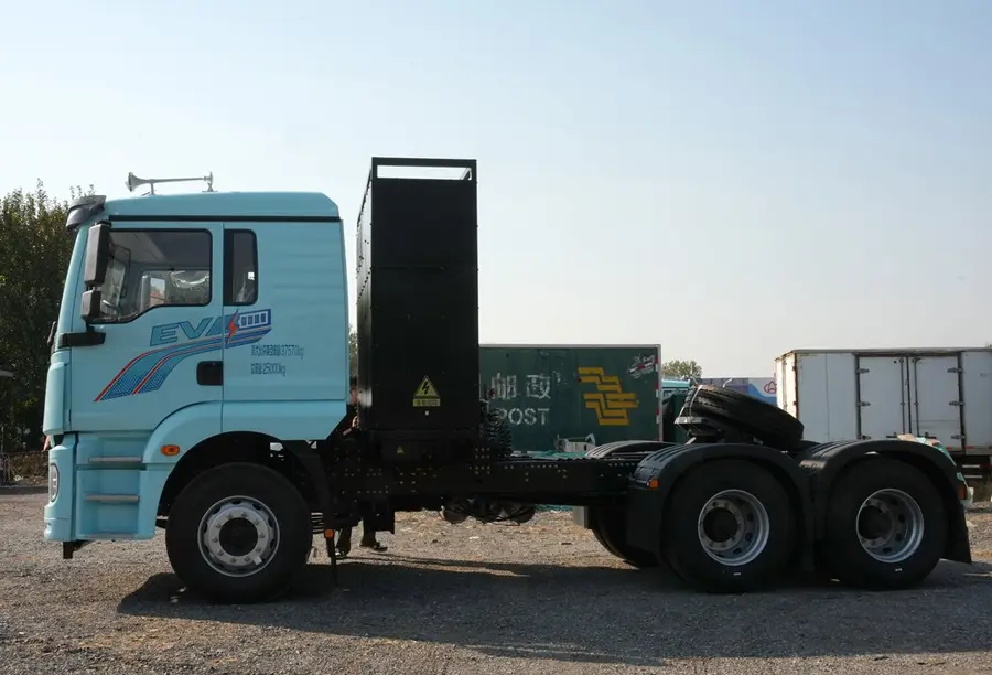 Shacman M3000 Tractor Truck (5)
