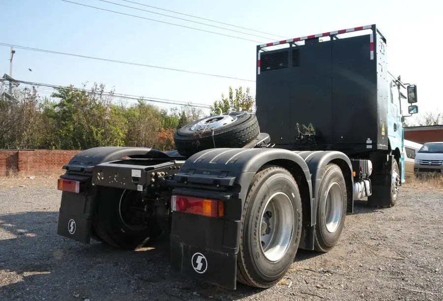 Shacman M3000 Tractor Truck (6)
