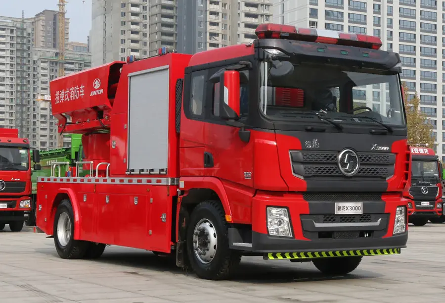 Shacman X3000 Bomb-Throwing Fire Truck (10)