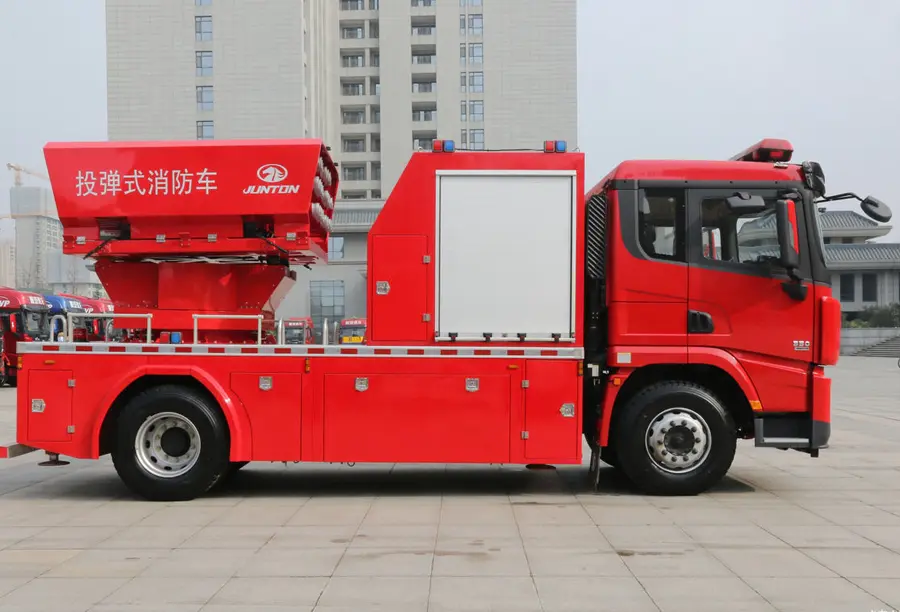 Shacman X3000 Bomb-Throwing Fire Truck (9)
