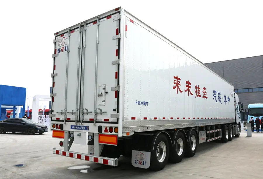 Shacman X6000 Refrigerated Truck (5)