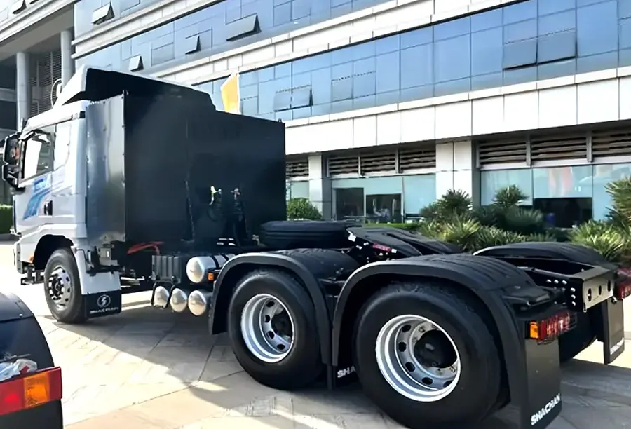 Shacman X5000E Ev Tractor Truck (4)