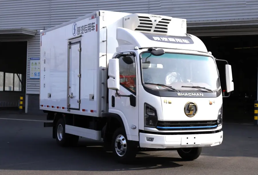 SHACMAN E9 Refrigerated Truck (7)