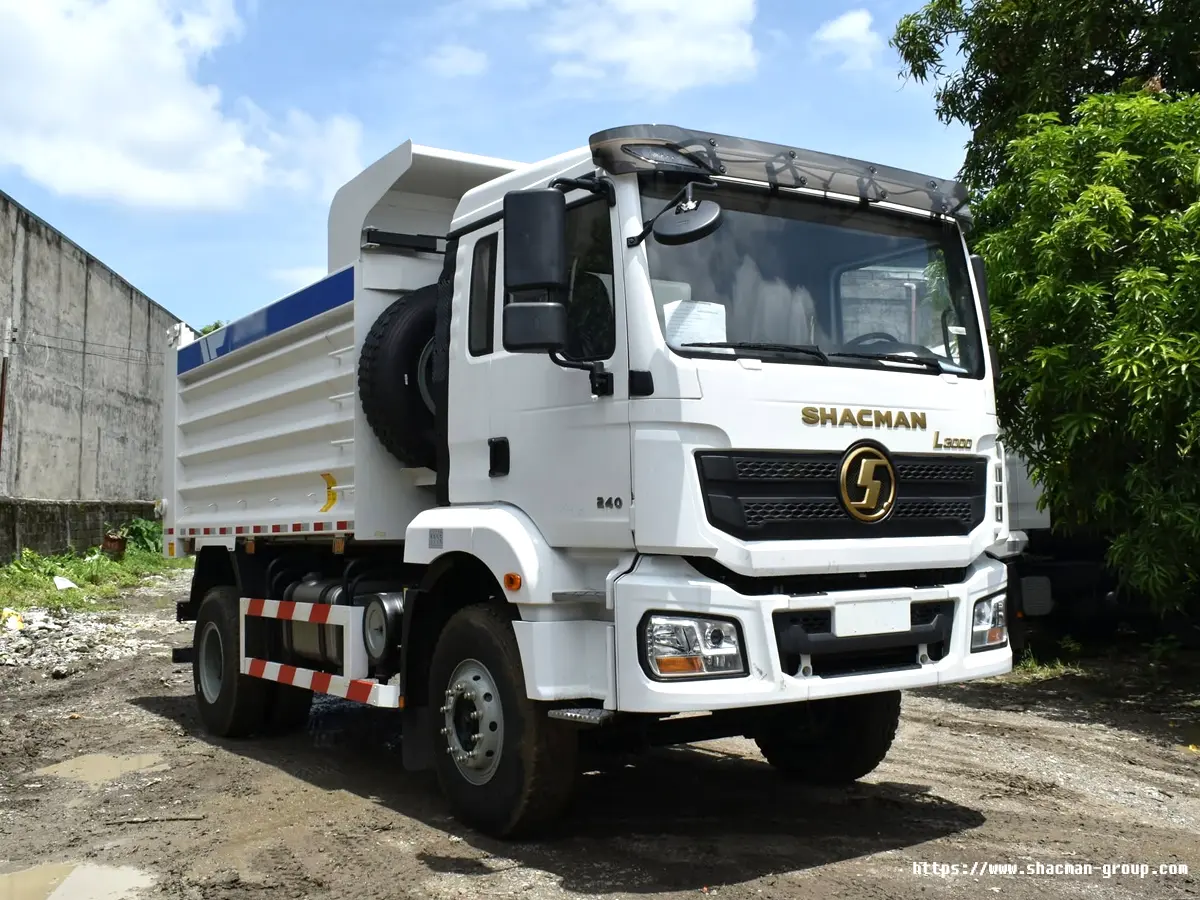 White SHACMAN L3000 4x2 dump truck with spare tire for sale in Uganda