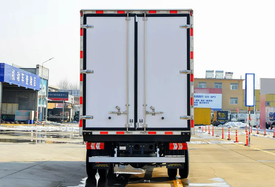 Shacman Delong G1 4×2 Reefer Truck for Cold Chain Logistics