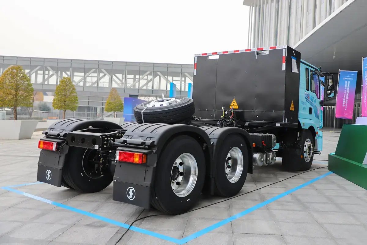 Shacman M3000E Pure Electric Tractor Truck–4