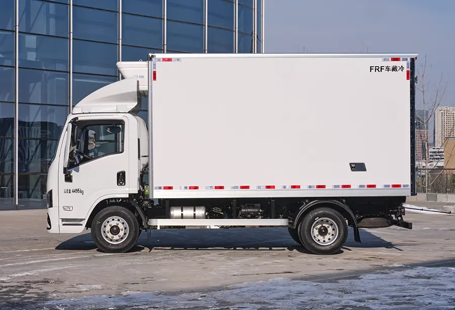 Shacman i9 Electric Refrigerated Truck-3